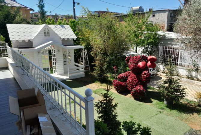 Ambient biznesi me qera 3+1 ne Tirane - 150,000 Leke