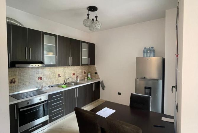 Shtepi me qera 2+1 ne Tirane - 800 Euro
