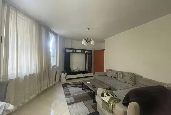 Shtepi me qera 2+1 ne Tirane - 45,000 Leke