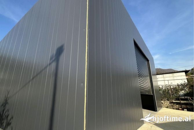 Ambiente Commerciale in Affitto 4+1 a Tirana - 1,000 Euro