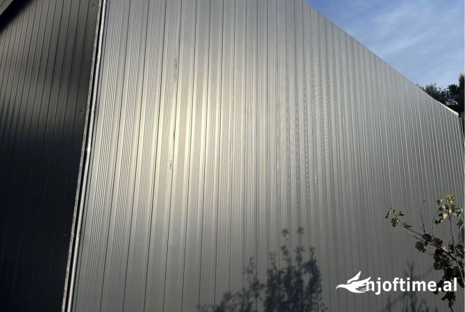 Ambiente Commerciale in Affitto 4+1 a Tirana - 1,000 Euro