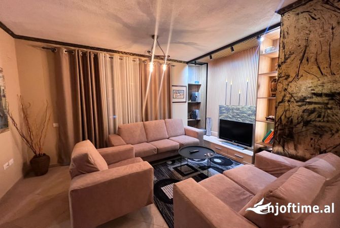 Shtepi me qera 3+1 ne Tirane - 1,200 Euro