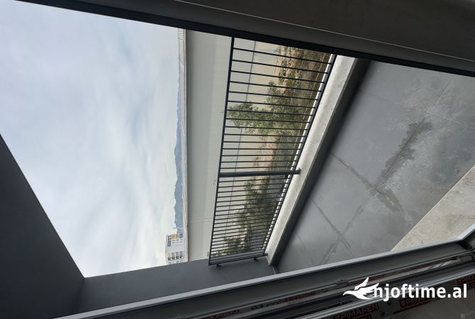 Shtepi ne shitje Apartament ne Tirane, 2+1, Mobilimi Bosh, pa mobiluar, Pagesa 109,000  Euro.