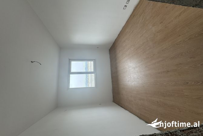 Shtepi ne shitje Apartament ne Tirane, 2+1, Mobilimi Bosh, pa mobiluar, Pagesa 107,150  Euro.