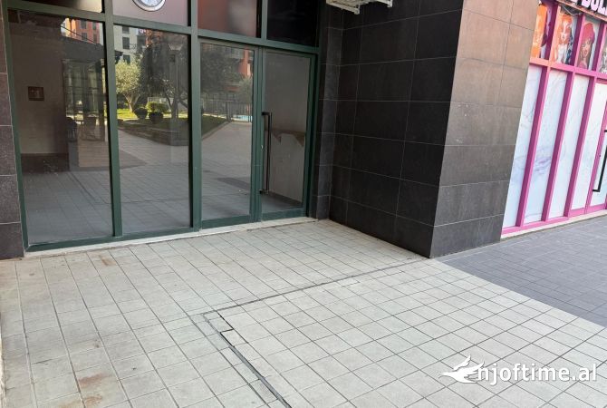 Shitet ambjent biznesi 50m2 , Green City , astir