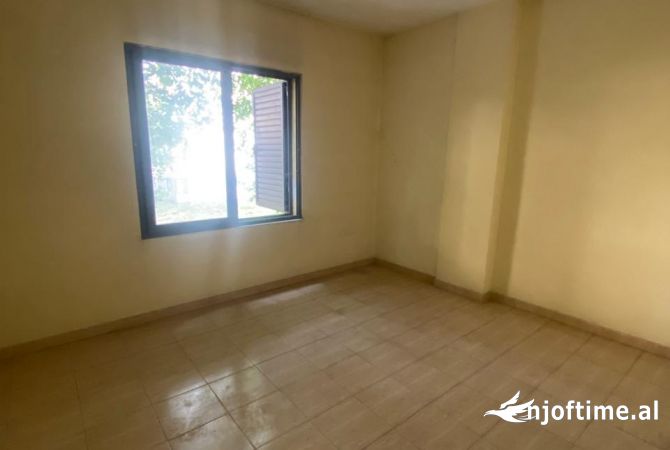 Shtepi ne shitje 3+1 ne Tirane - 84,000 Euro