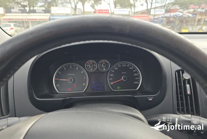 Makina ne shitje ne Fier, Hyundai, 2009 gasoline-gas,Kambio Automatik Pagesa 4,800  Euro.