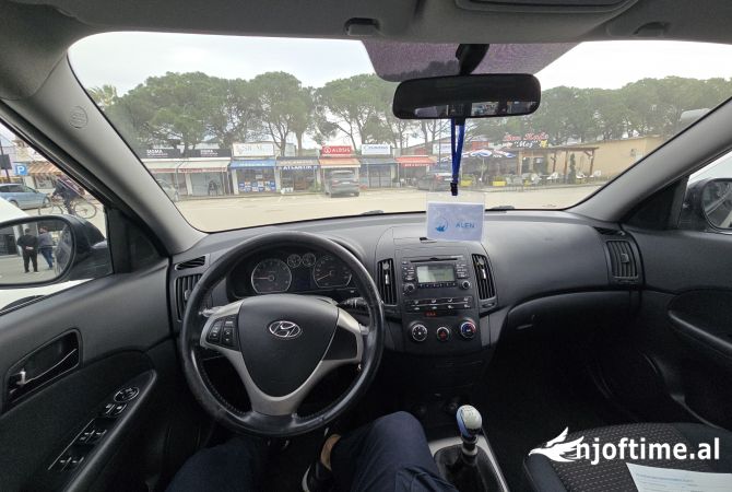 Makina ne shitje ne Fier, Hyundai, 2009 gasoline-gas,Kambio Automatik Pagesa 4,800  Euro.