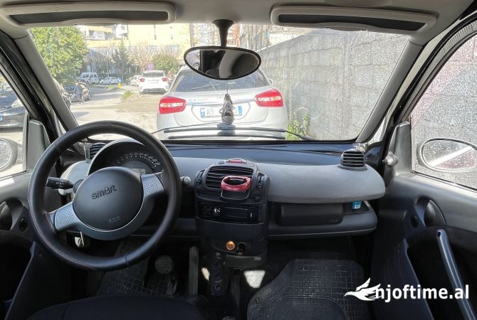 Makina ne shitje ne Tirane, Smart, 2002 Benzine,Kambio Steptronic-Tiptronic Pagesa 1,900  Euro.