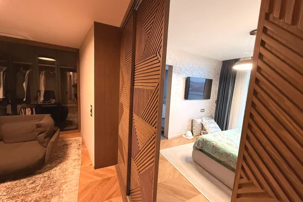 Shtepi ne shitje Apartament ne Tirane, 2+1, Mobilimi E mobiluar, Pagesa 900,000  Euro.