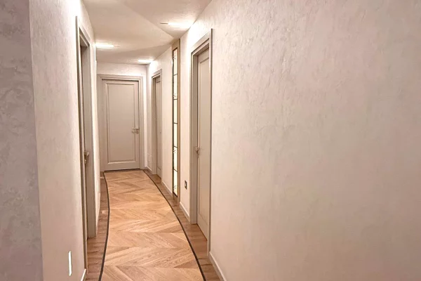 Shtepi ne shitje Apartament ne Tirane, 2+1, Mobilimi E mobiluar, Pagesa 900,000  Euro.