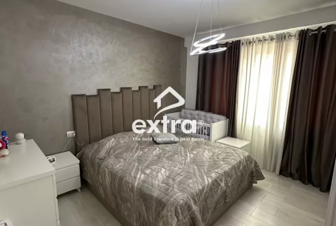 Shtepi ne shitje Apartament ne Tirane, 2+1, Mobilimi E mobiluar, Pagesa 184,000  Euro.