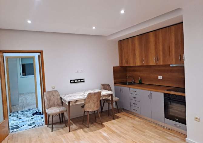 Shtepi me qera 2+1 ne Tirane - 60,000 Leke