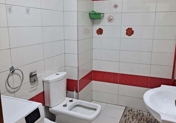 Shtepi me qera Apartament ne Tirane, 2+1, Mobilimi E mobiluar, Pagesa 60,000  Leke.