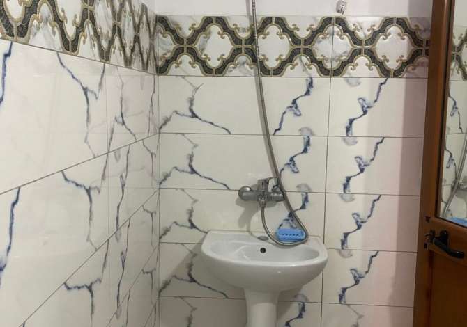 Shtepi me qera 1+1 ne Tirane - 40,000 Leke