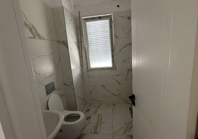 Shtepi ne shitje Apartament ne Tirane, 3+1, Mobilimi Bosh, pa mobiluar, Pagesa 150,000  Euro.