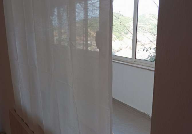 Shtepi ne shitje Apartament ne Tirane, 1+1, Mobilimi E mobiluar, Pagesa 80,000  Euro.