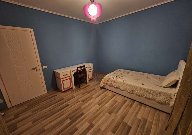 Shtepi me qera Apartament ne Tirane, 2+1, Mobilimi E mobiluar, Pagesa 500  Euro.