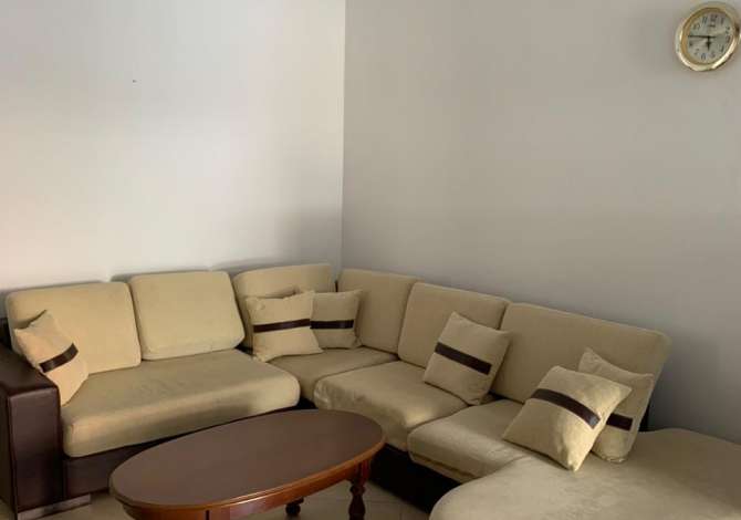 Shtepi me qera Apartament ne Tirane, 1+1, Mobilimi E mobiluar, Pagesa 300  Euro.
