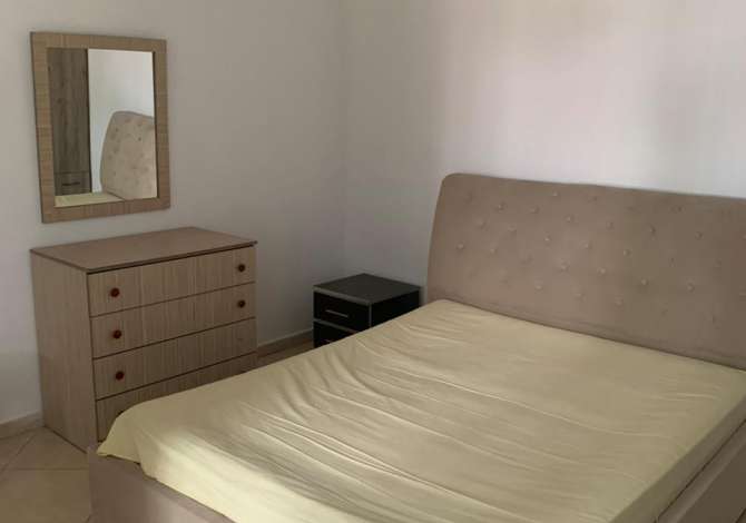 Shtepi me qera Apartament ne Tirane, 1+1, Mobilimi E mobiluar, Pagesa 300  Euro.