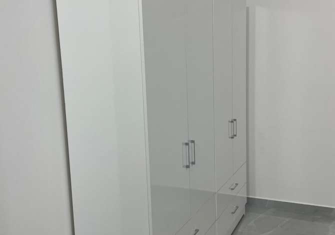 Shtepi me qera Shtepi Private ne Tirane, 1+1, Mobilimi E mobiluar, Pagesa 400  Euro.