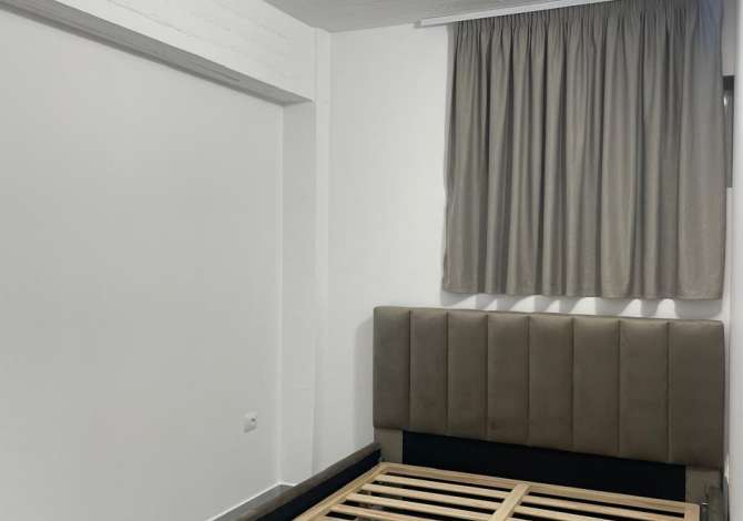 Shtepi me qera Shtepi Private ne Tirane, 1+1, Mobilimi E mobiluar, Pagesa 400  Euro.