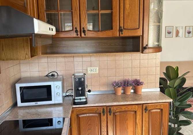 Shtepi me qera Apartament ne Tirane, 1+1, Mobilimi E mobiluar, Pagesa 500  Euro.