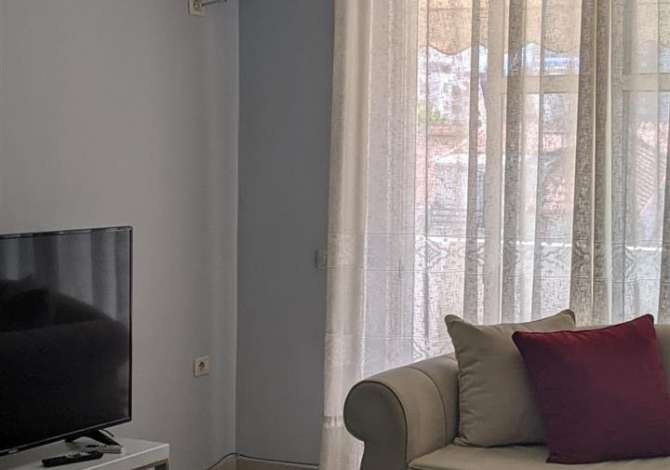 Shtepi me qera 1+1 ne Tirane - 45,000 Leke