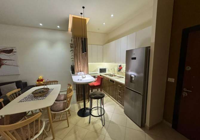Shtepi me qera Apartament ne Tirane, 1+1, Mobilimi E mobiluar, Pagesa 500  Euro.