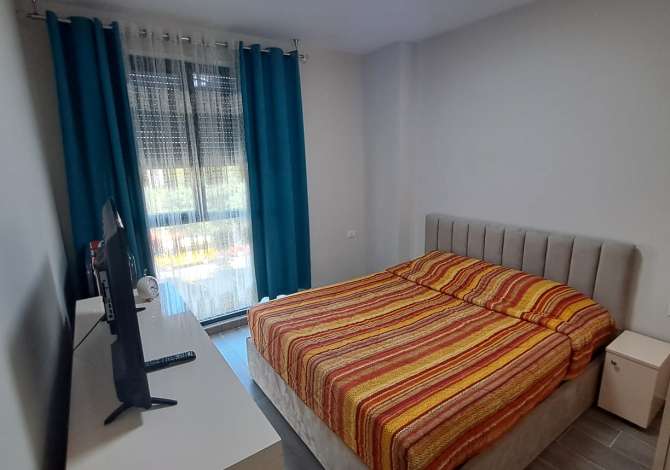 Shtepi me qera Apartament ne Tirane, 1+1, Mobilimi Pjeserisht e mobiluar, Pagesa 450  Euro.