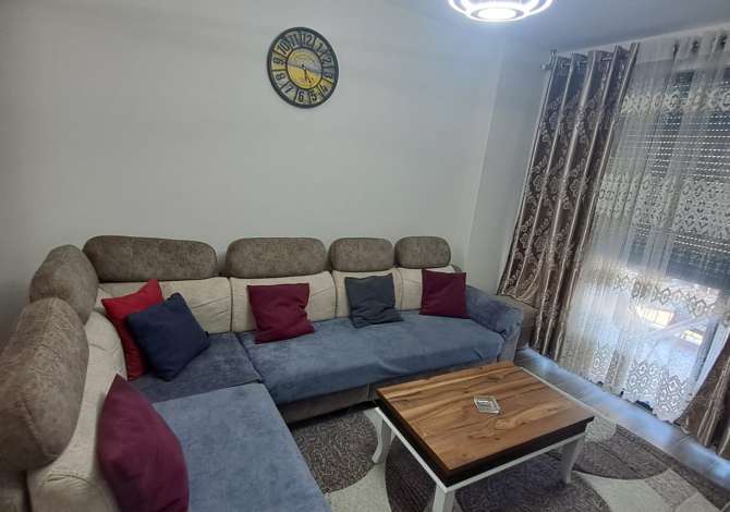 Shtepi me qera Apartament ne Tirane, 1+1, Mobilimi Pjeserisht e mobiluar, Pagesa 450  Euro.