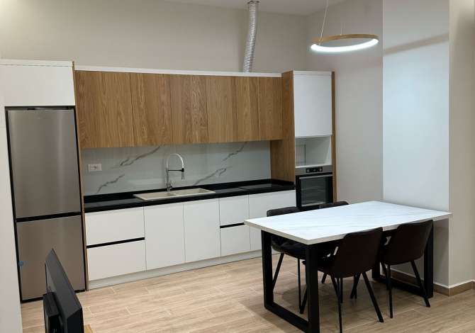 Shtepi me qera Apartament ne Tirane, 2+1, Mobilimi E mobiluar, Pagesa 650  Euro.