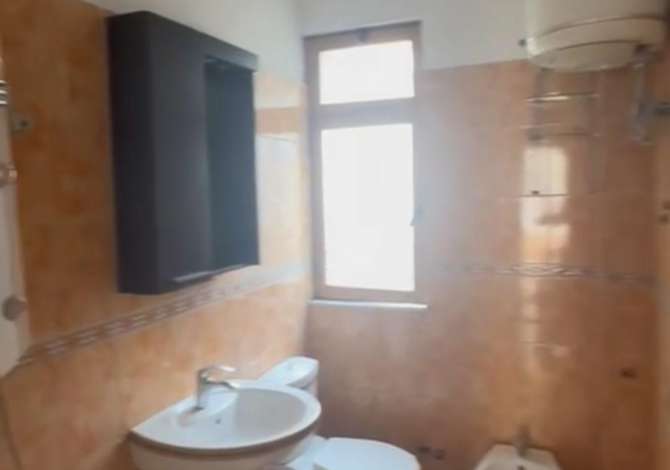 Shtepi me qera Apartament ne Tirane, 2+1, Mobilimi E mobiluar, Pagesa 400  Euro.