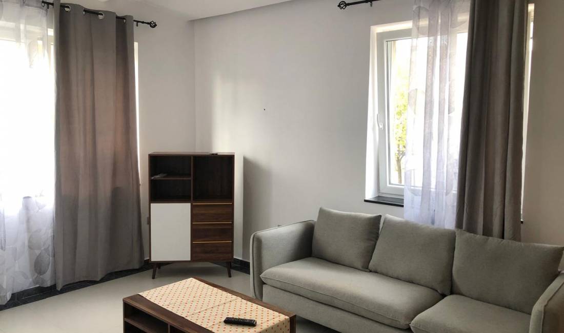 Shtepi me qera Apartament ne Tirane, 2+1, Mobilimi E mobiluar, Pagesa 550  Euro.