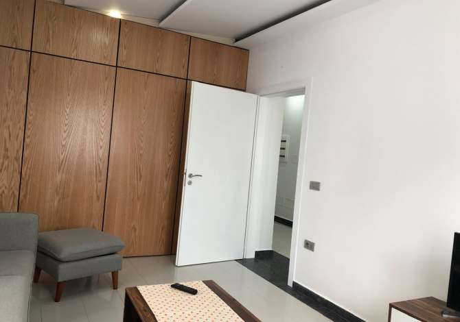 Shtepi me qera Apartament ne Tirane, 2+1, Mobilimi E mobiluar, Pagesa 550  Euro.