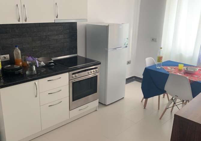Shtepi me qera Apartament ne Tirane, 2+1, Mobilimi E mobiluar, Pagesa 550  Euro.
