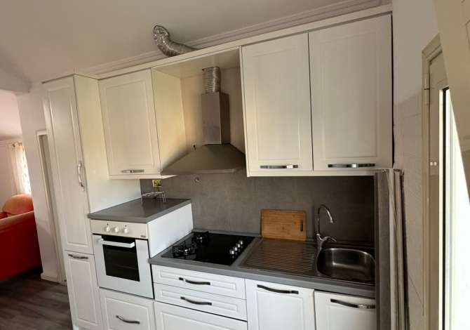 Shtepi me qera Shtepi Private ne Tirane, 2+1, Mobilimi E mobiluar, Pagesa 400  Euro.