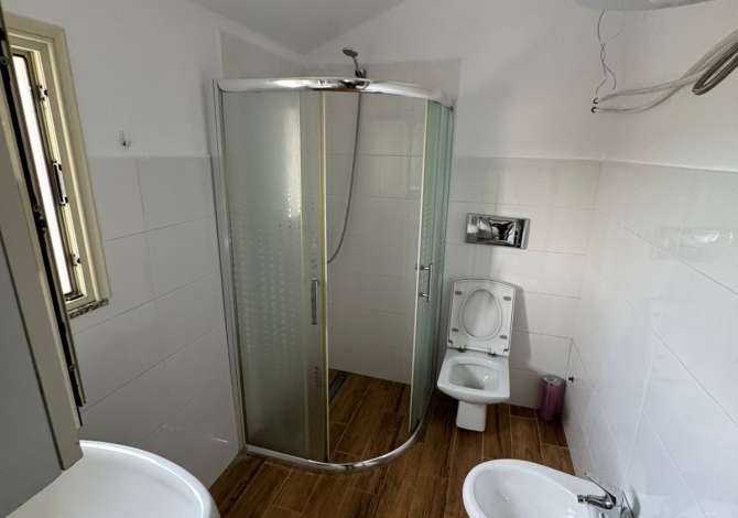 Shtepi me qera Shtepi Private ne Tirane, 2+1, Mobilimi E mobiluar, Pagesa 400  Euro.