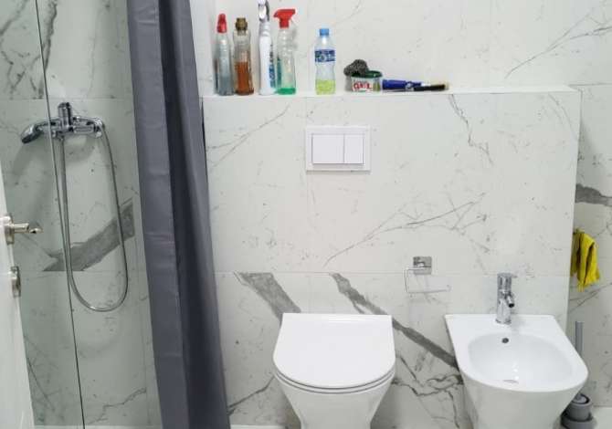 Shtepi me qera Apartament ne Tirane, 1+1, Mobilimi E mobiluar, Pagesa 500  Euro.