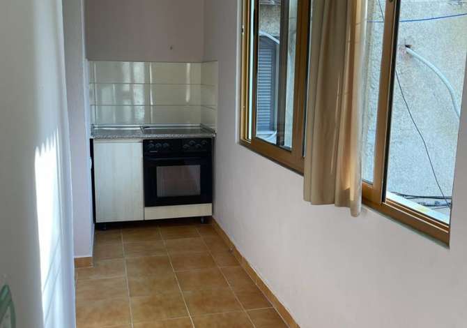 Shtepi me qera 2+1 ne Tirane - 40,000 Leke
