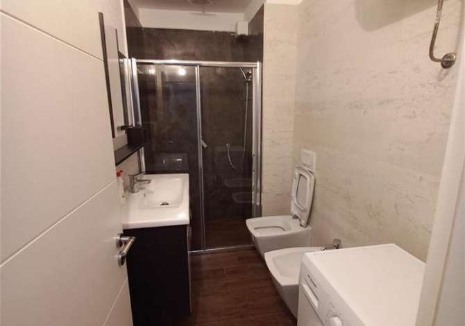 Shtepi me qera Apartament ne Tirane, 2+1, Mobilimi E mobiluar, Pagesa 500  Euro.