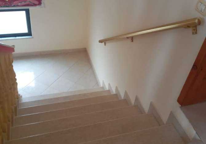 Shtepi me qera Apartament ne Tirane, 2+1, Mobilimi E mobiluar, Pagesa 450  Euro.