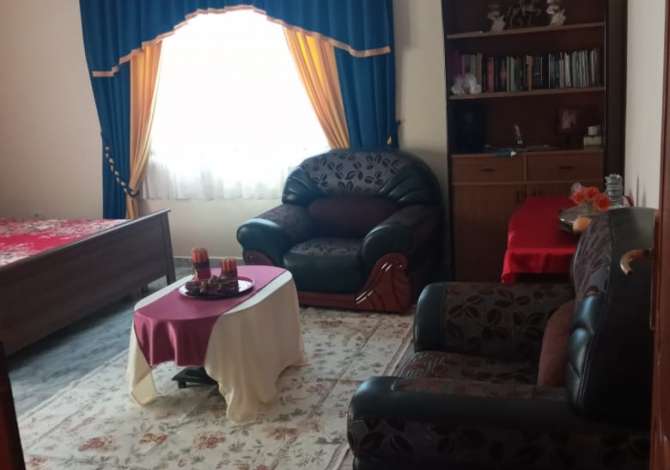 Shtepi me qera Apartament ne Tirane, 2+1, Mobilimi E mobiluar, Pagesa 450  Euro.