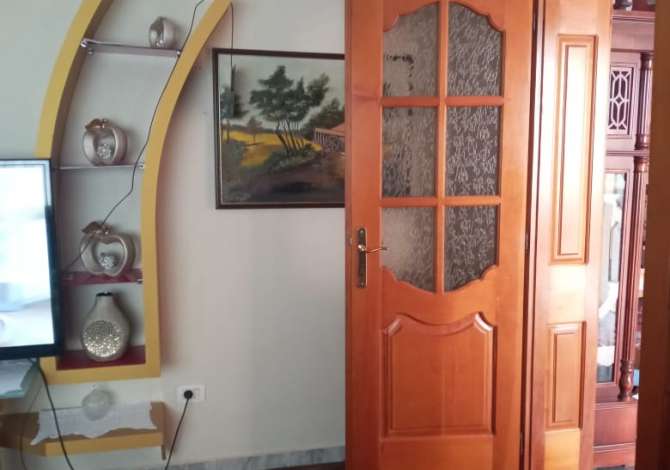Shtepi me qera Apartament ne Tirane, 2+1, Mobilimi E mobiluar, Pagesa 450  Euro.