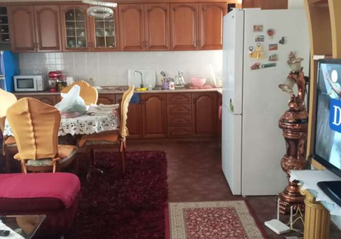 Shtepi me qera Apartament ne Tirane, 2+1, Mobilimi E mobiluar, Pagesa 450  Euro.