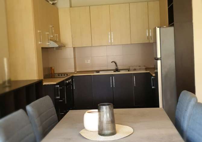 Shtepi me qera 2+1 ne Tirane - 750 Euro