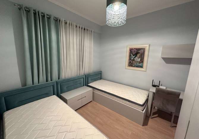 Shtepi ne shitje Apartament ne Tirane, 2+1, Mobilimi E mobiluar, Pagesa 165,000  Euro.