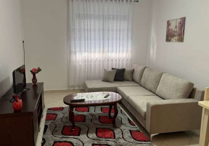 Shtepi me qera 2+1 ne Tirane - 400 Euro