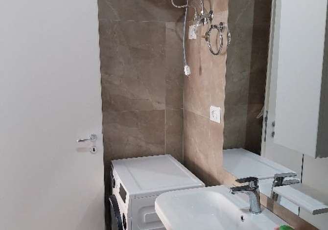 Shtepi me qera Apartament ne Tirane, Garsoniere, Mobilimi E mobiluar, Pagesa 300  Euro.