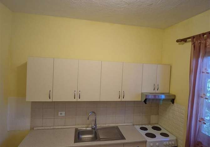 Shtepi me qera Shtepi Private ne Tirane, 1+1, Mobilimi E mobiluar, Pagesa 30,000  Leke.